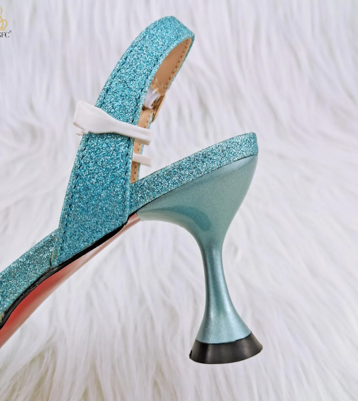 Pompe per borse per scarpe da festa 2023 Scarpe a punta con tacco medio per borsa in pizzo moda